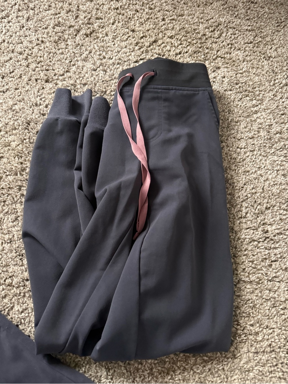 Women’s charcoal figs scrub set xs